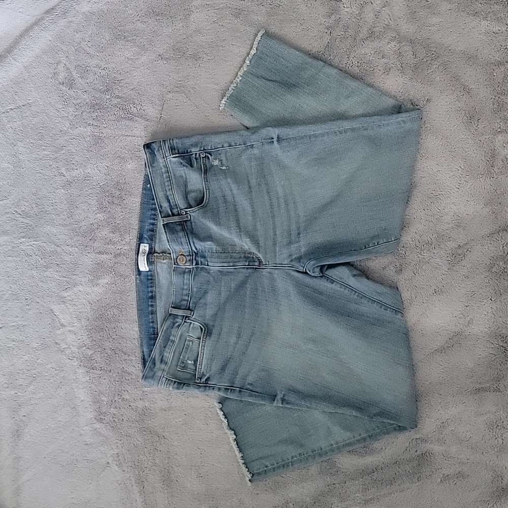 LOFT Frayed Hem Blue Light Washed Cropped Jeans Size 33